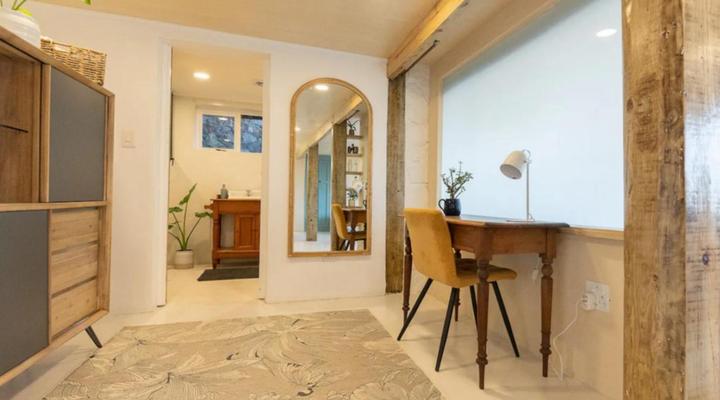 Cape Weaver Muizenberg