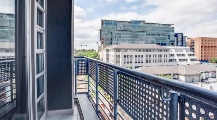 Urban Oasis Apartments @ The Median