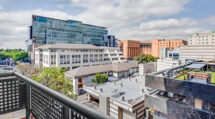 Urban Oasis Apartments @ The Median