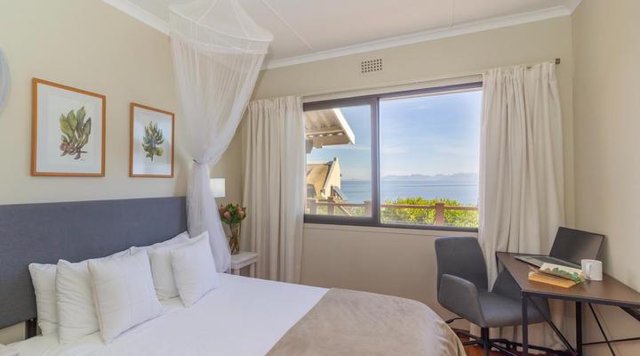 Guppy Huys Oceanfront Bungalow