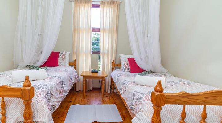 Guppy Huys Oceanfront Bungalow