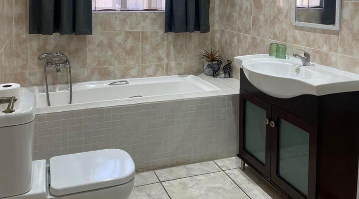 12 on York Guesthouse