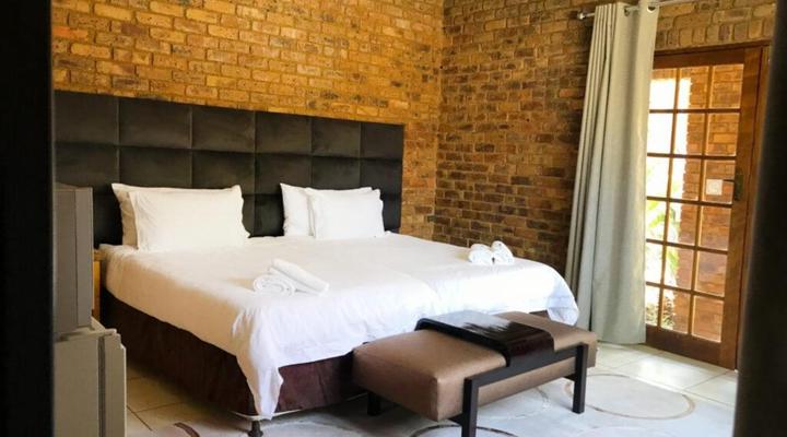 Mela Luxury Game Lodge