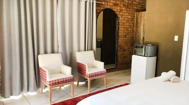 Mela Luxury Game Lodge