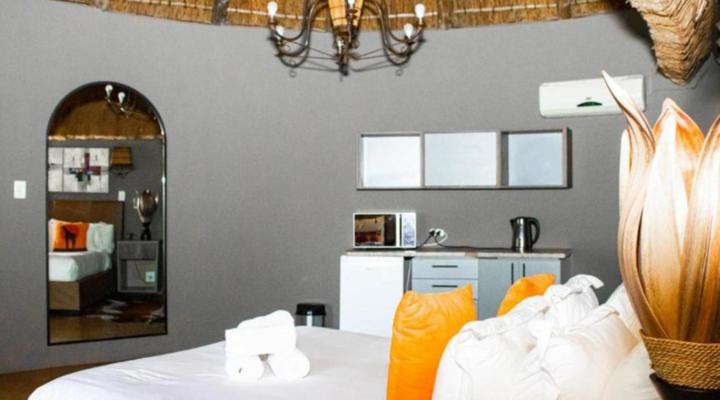 Mela Luxury Game Lodge