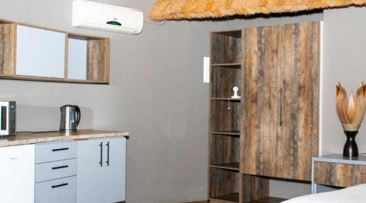 Mela Luxury Game Lodge