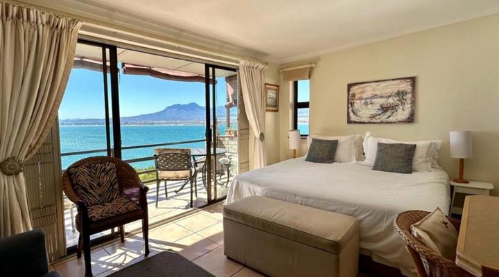 Artists Cottages Gordon's Bay