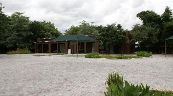 Namwi Island Lodge & Camping