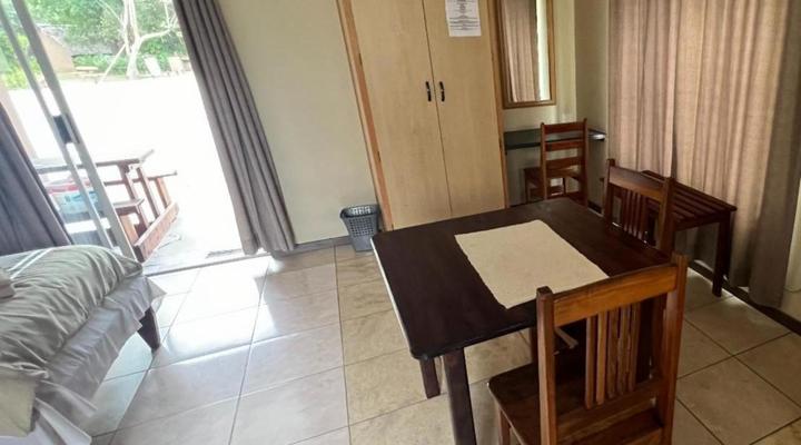 Namwi Island Lodge & Camping