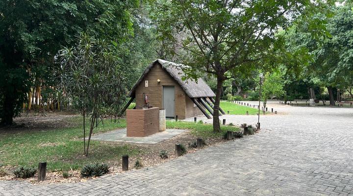 Namwi Island Lodge & Camping