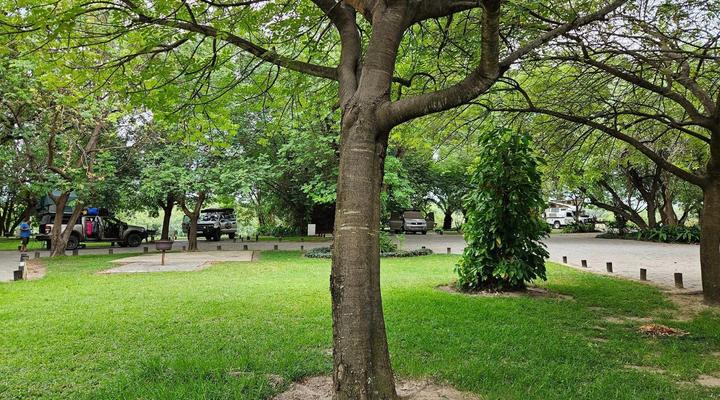 Namwi Island Lodge & Camping