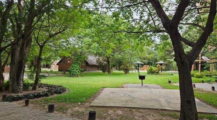 Namwi Island Lodge & Camping