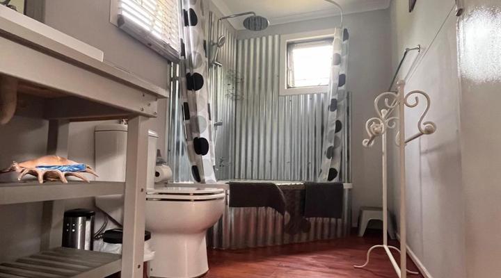 Red Cliff Lodge – Off-Grid Self Catering Eco Retreat