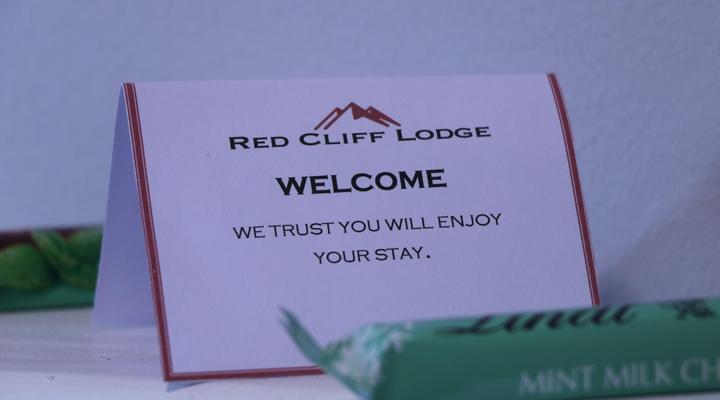 Red Cliff Lodge – Off-Grid Self Catering Eco Retreat