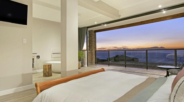 Zaria Sun Family by HostAgents