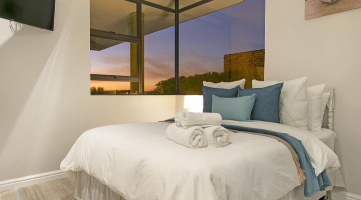 Zaria Sun Family by HostAgents