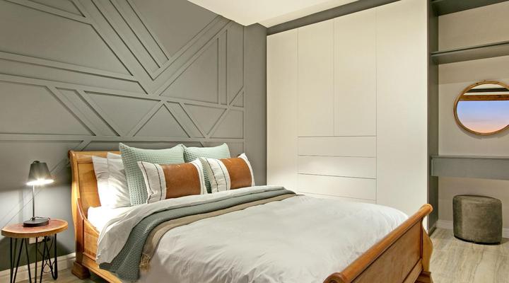 Zaria Sun Family by HostAgents