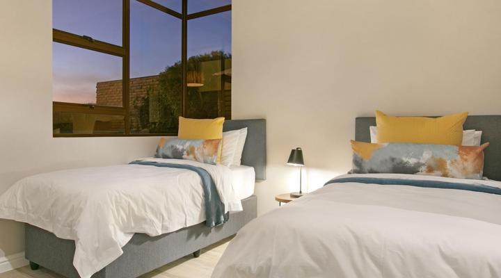 Zaria Sun Family by HostAgents