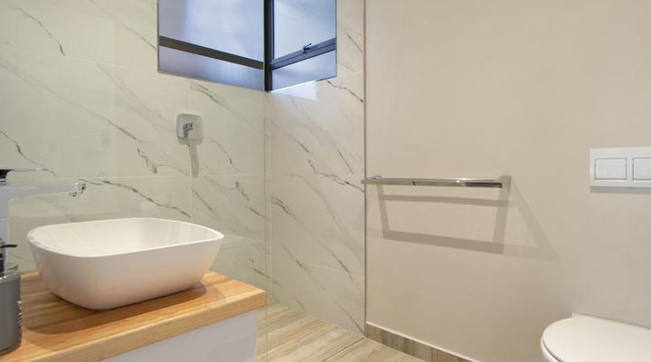 Zaria Sun Family by HostAgents