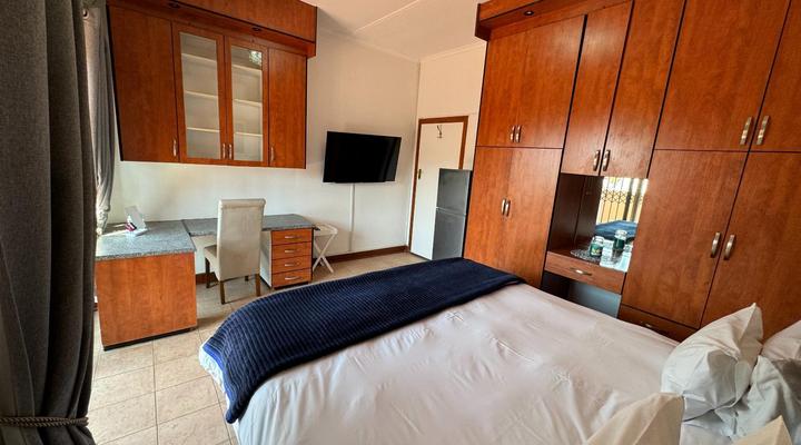 Leas Furnished Apartments - Waterkloof