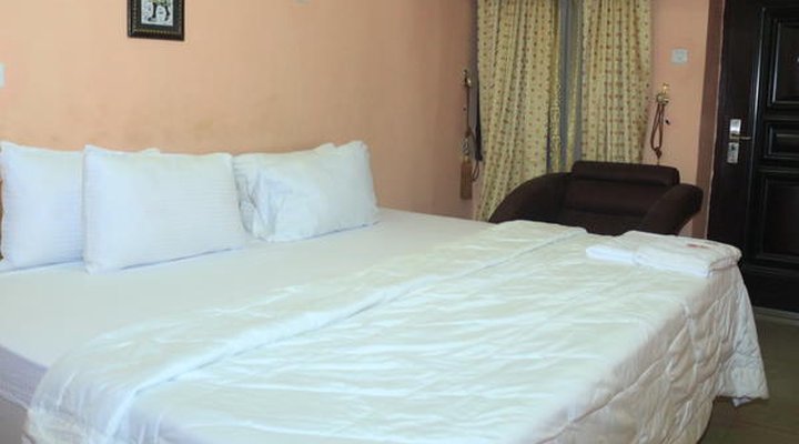 Keves Inn and Suites Ltd