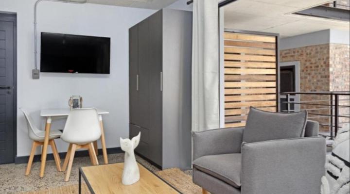 The Manhattan on Coral