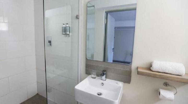 New National Hotel & Conference