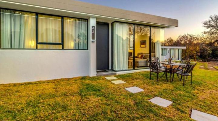 Kravit Premier Suites