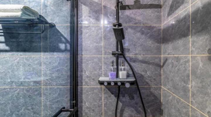 Kravit Premier Suites