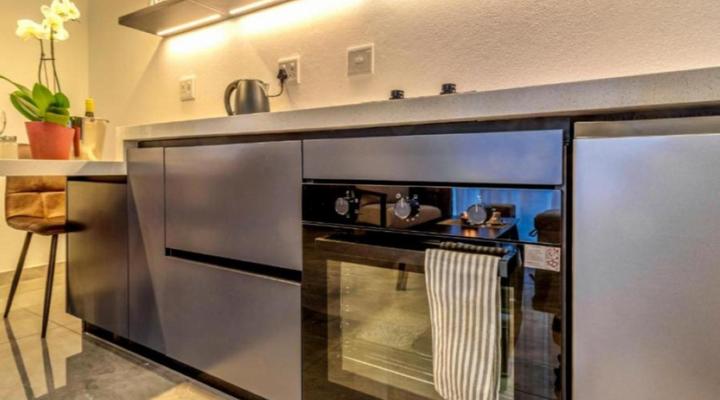 Kravit Premier Suites