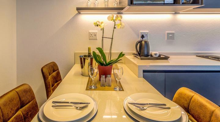 Kravit Premier Suites