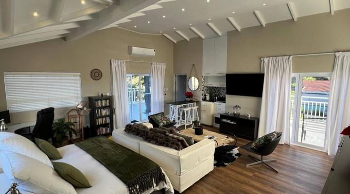 Super Spacious Studio - Loadshedding Proof