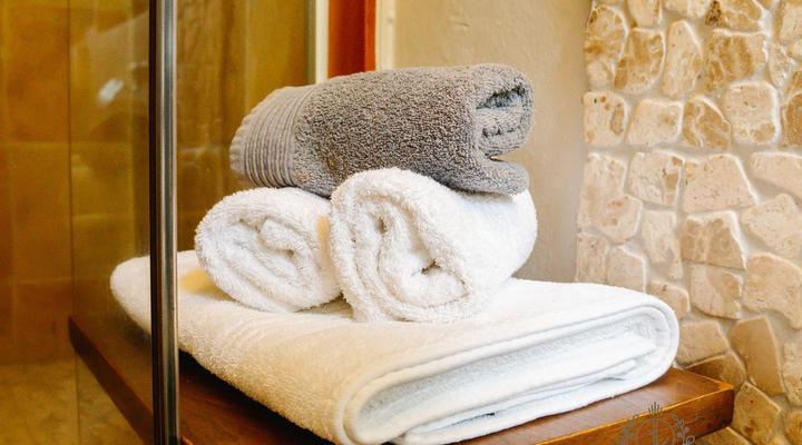 Pleasant Places By Sanaandi