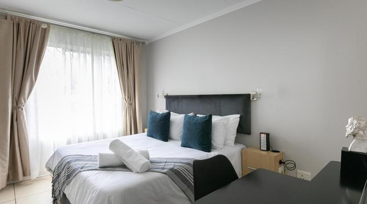 RAD STAYS - 60 Westpoint 89 Grayston