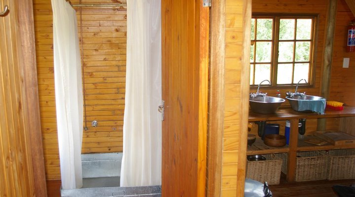 Fish Eagle Log Cabin