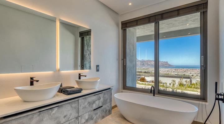 UniqueStay Paardevlei Square 2 Bedroom Apartment