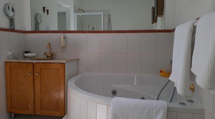 Paradiso Guesthouse and Self-catering Cottage