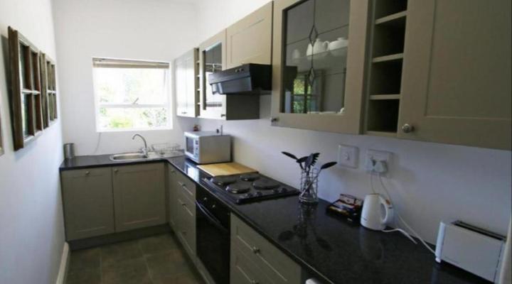 Paradiso Guesthouse and Self-catering Cottage