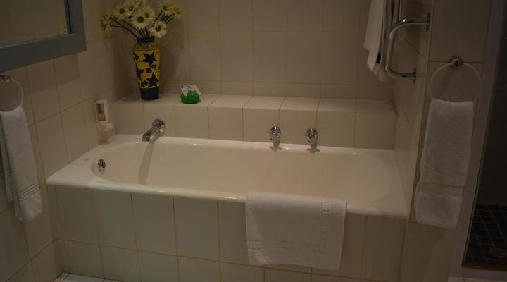 Paradiso Guesthouse and Self-catering Cottage