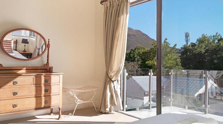 Trengove Manor by HostAgents