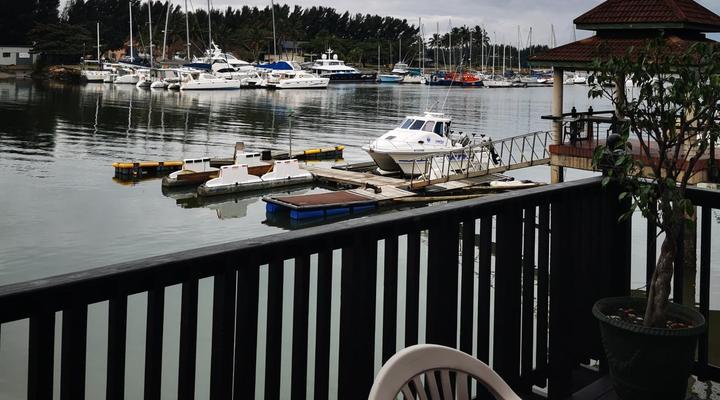 Waterfront Accommodation