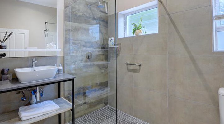 Out of Bounds Self-Catering Lodge 