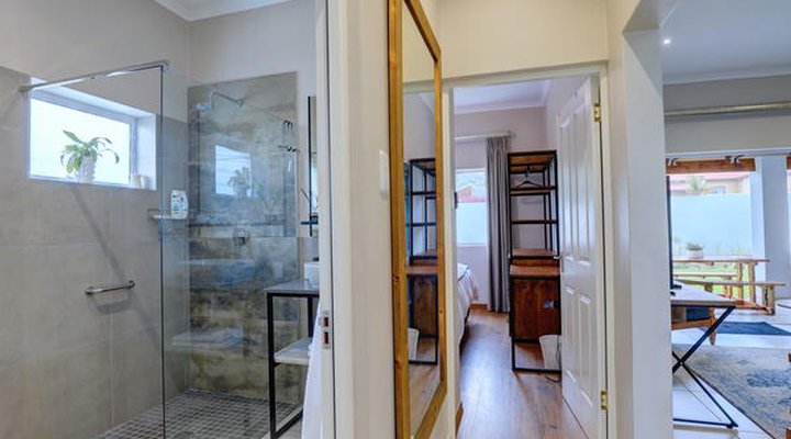 Out of Bounds Self-Catering Lodge 