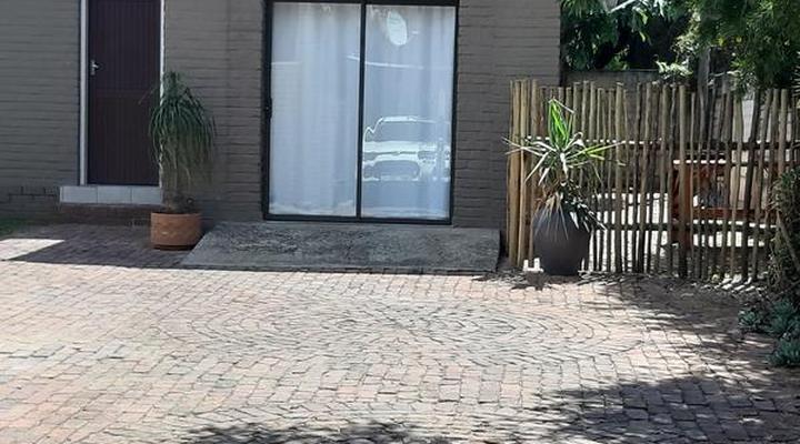 Roos Getaway Apartments