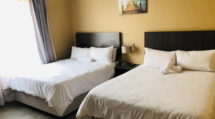 Lá Bronze Guest Lodge