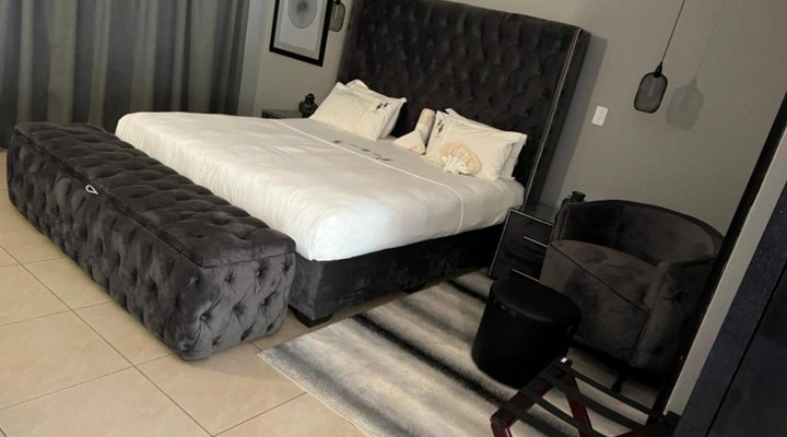 Malibu Country Lodge