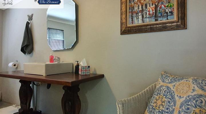 The Browns' Luxury Guest Suites