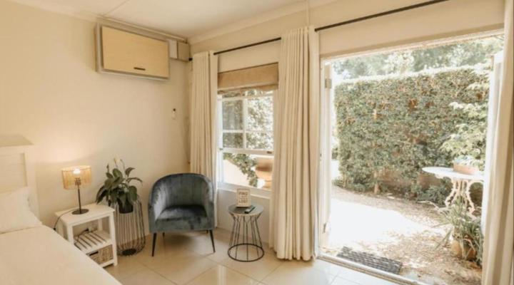 Strawberry Manor at In The Vine