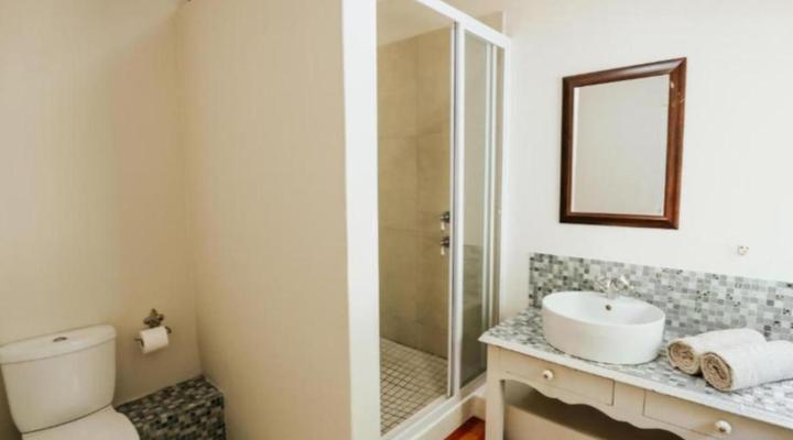 Strawberry Manor at In The Vine