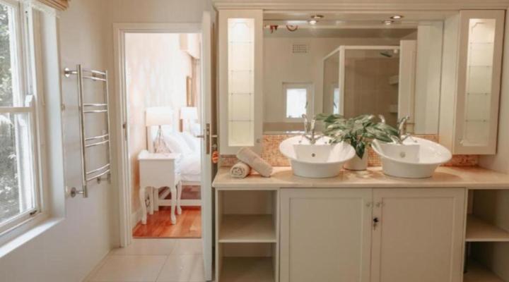 Strawberry Manor at In The Vine